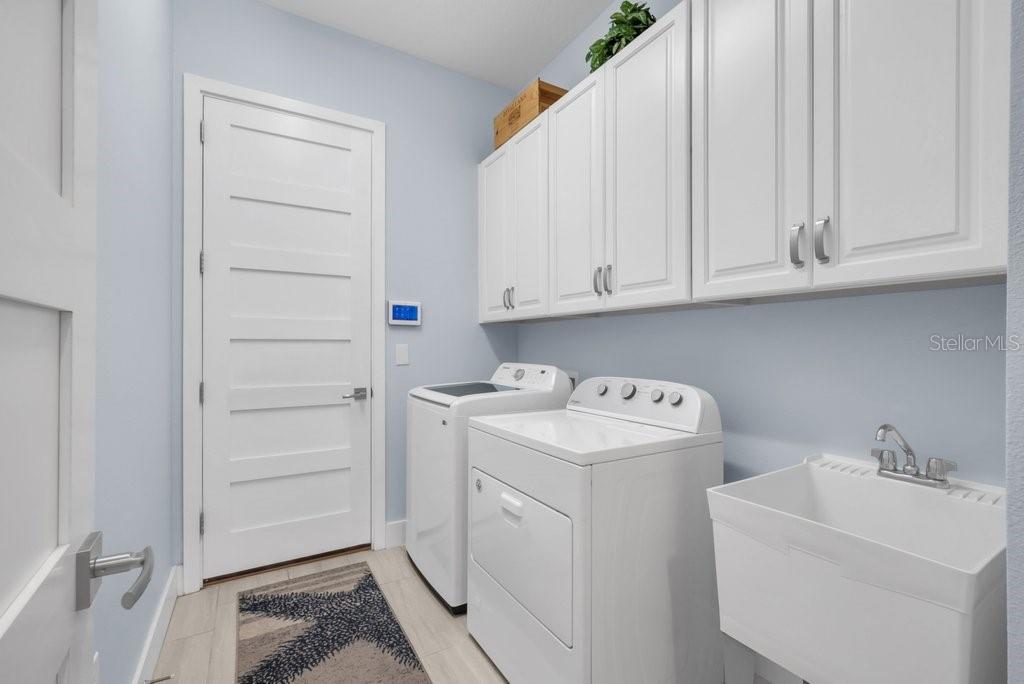 SANCTUARY COVE - Residential