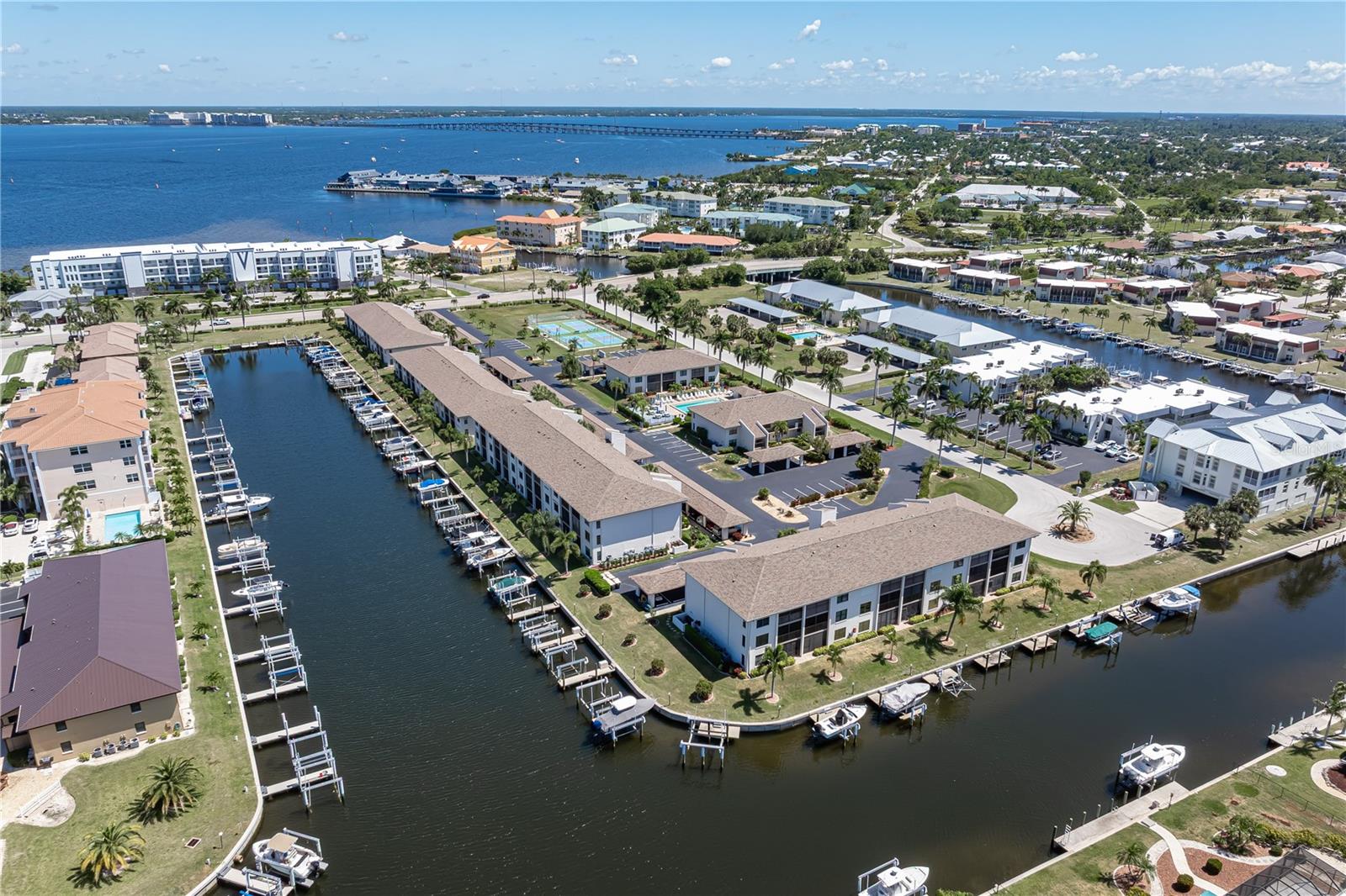 BRIDGE POINT 01 - Residential