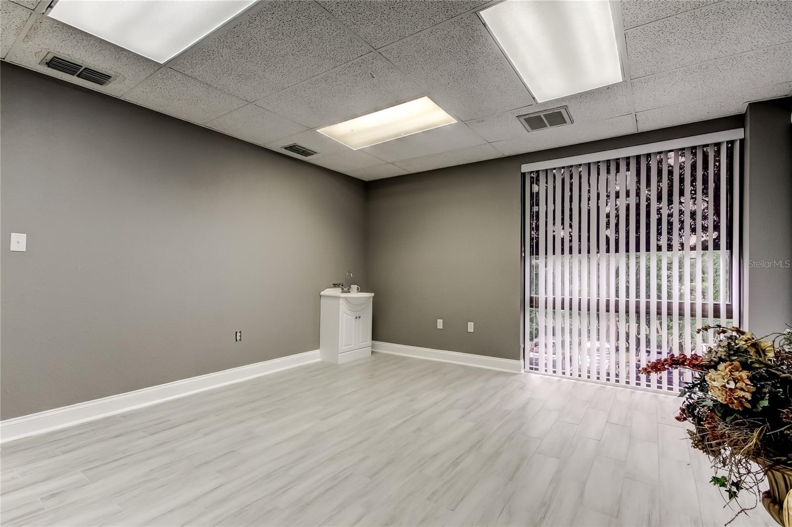 THE BRANDON PROFESSIONAL BUILDING A CONDOMINIUM - Commercial Lease