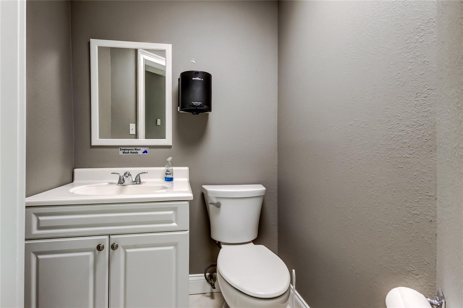 THE BRANDON PROFESSIONAL BUILDING A CONDOMINIUM - Commercial Lease