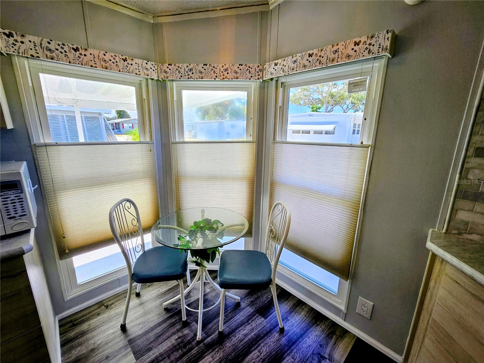 OAKWOOD MANOR - Residential