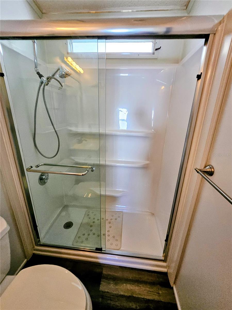 OAKWOOD MANOR - Residential