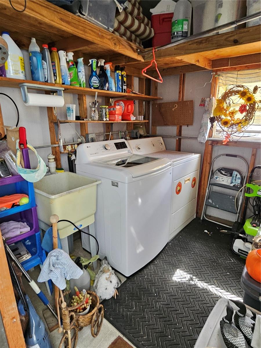 OAKWOOD MANOR - Residential