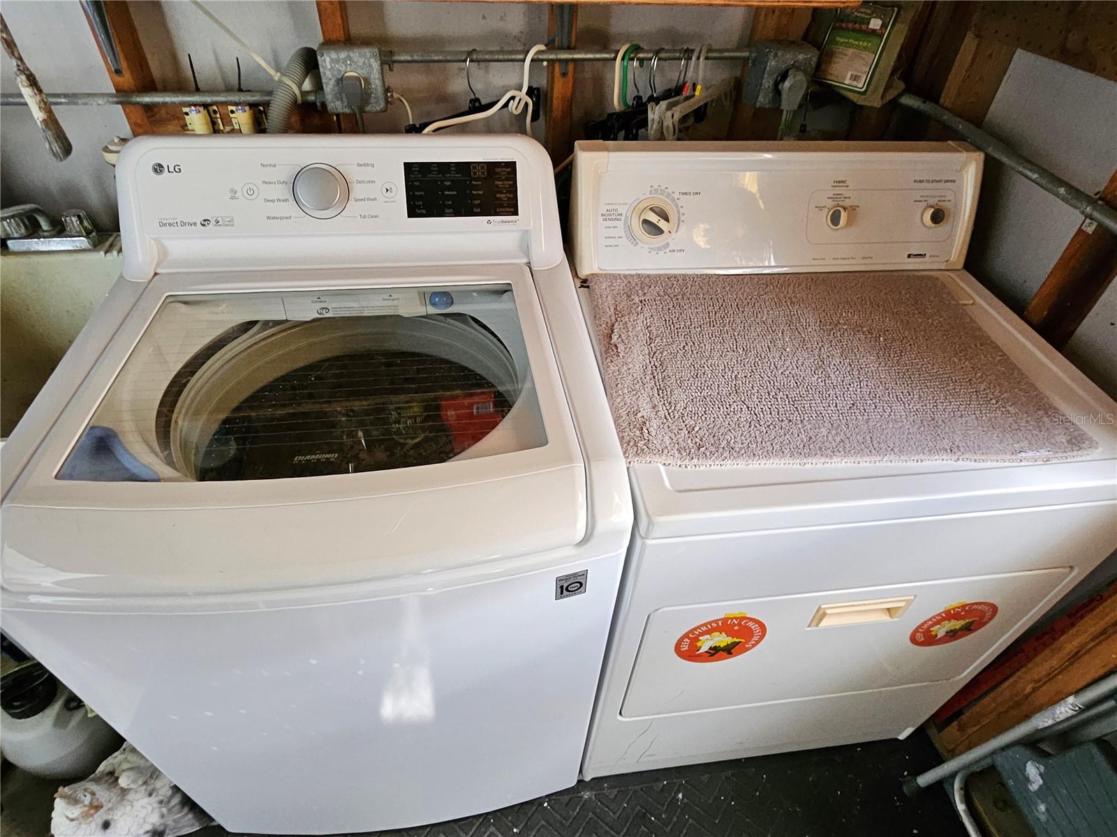 OAKWOOD MANOR - Residential