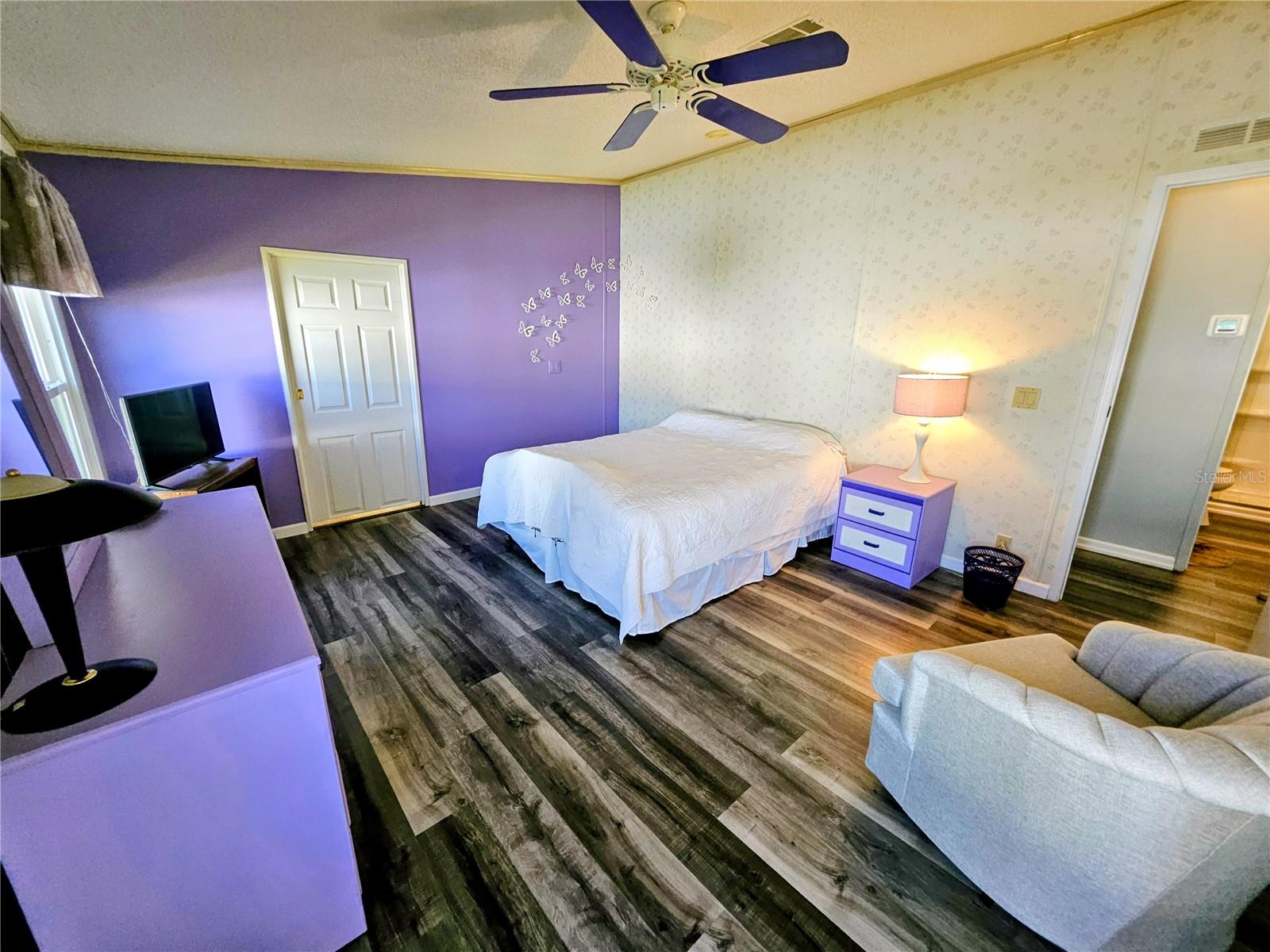 OAKWOOD MANOR - Residential