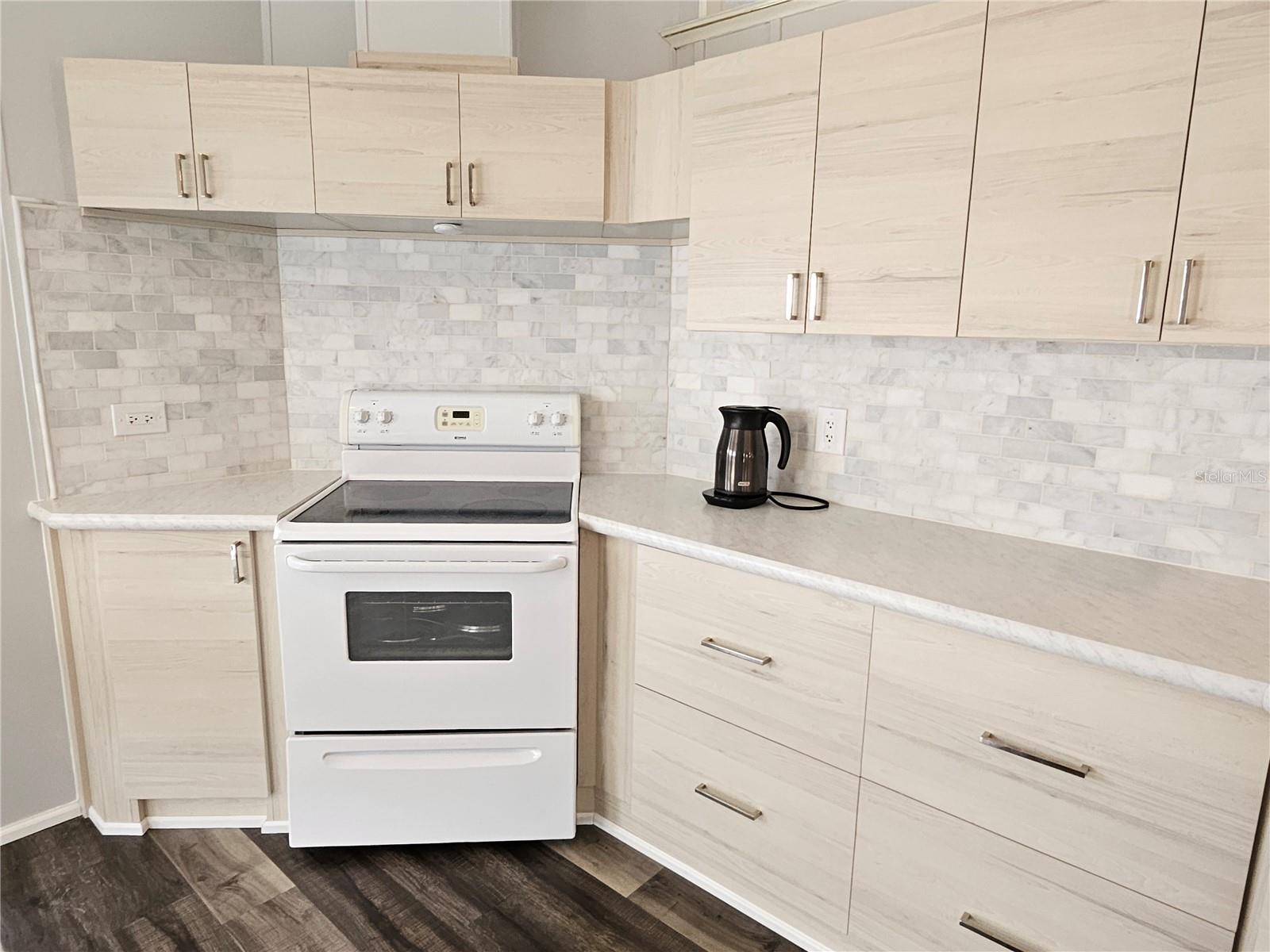 OAKWOOD MANOR - Residential