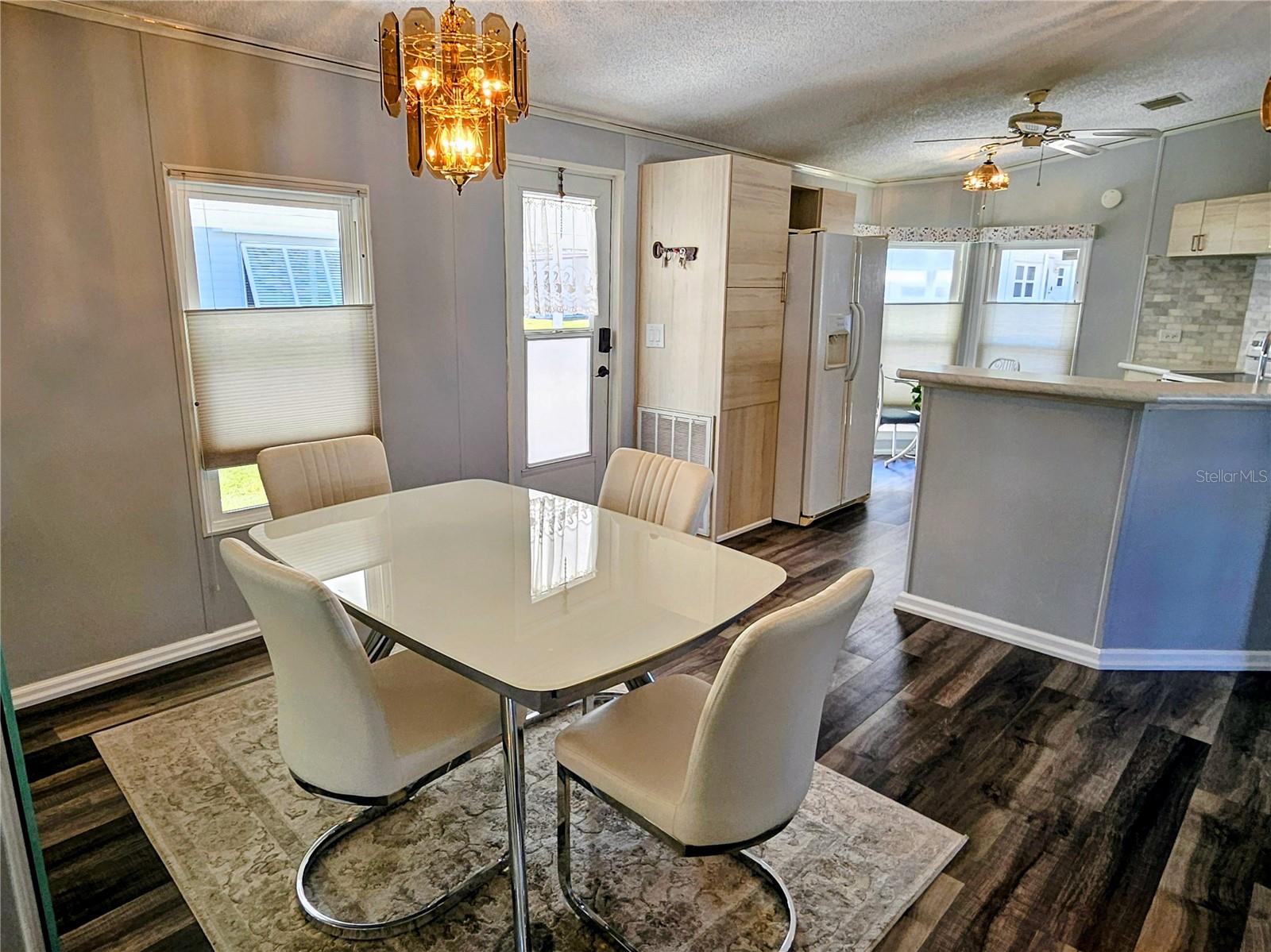 OAKWOOD MANOR - Residential