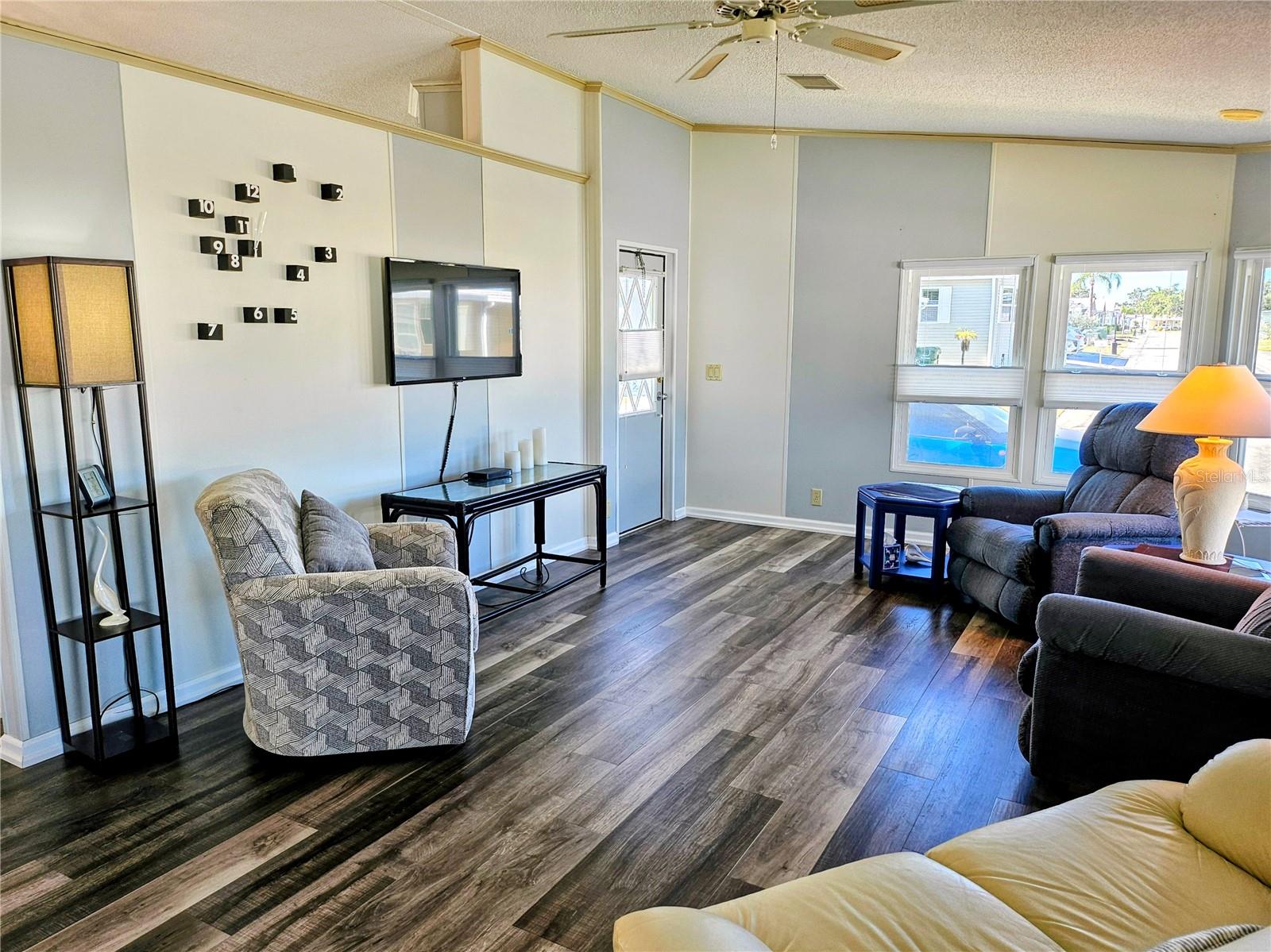 OAKWOOD MANOR - Residential