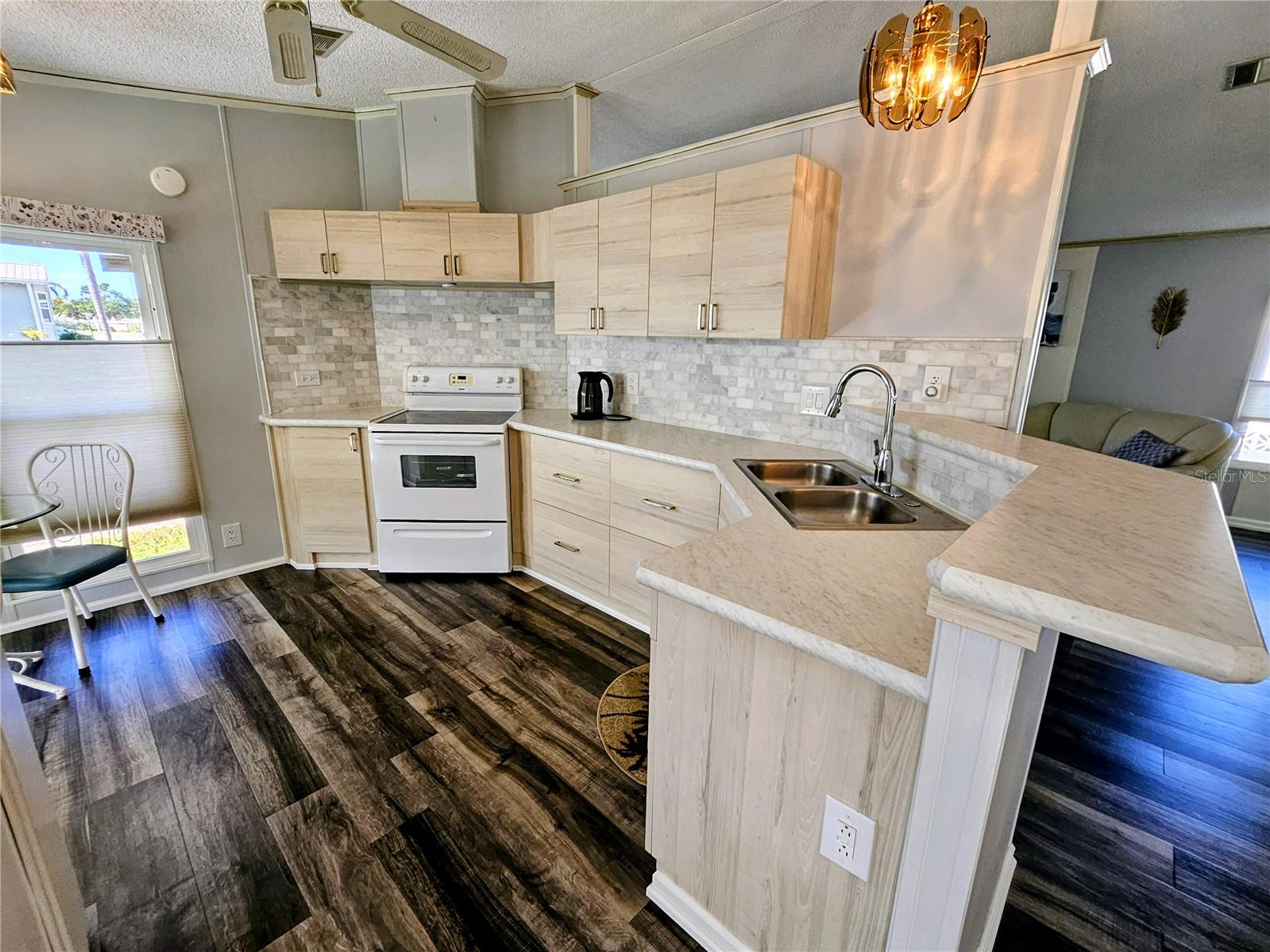 OAKWOOD MANOR - Residential