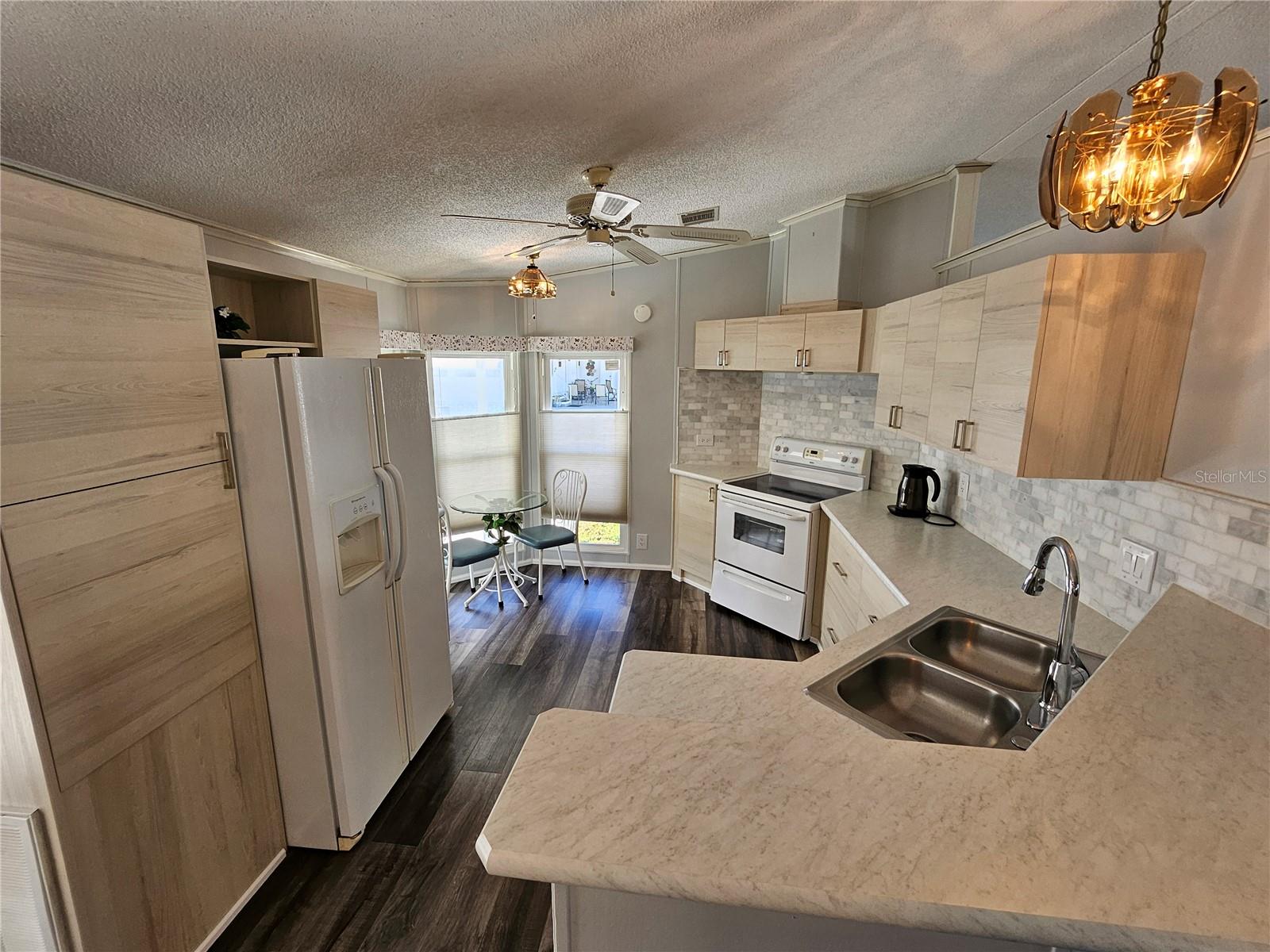 OAKWOOD MANOR - Residential