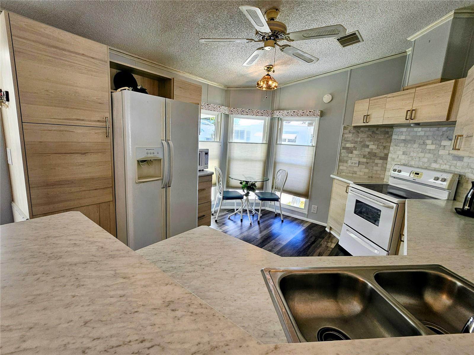 OAKWOOD MANOR - Residential