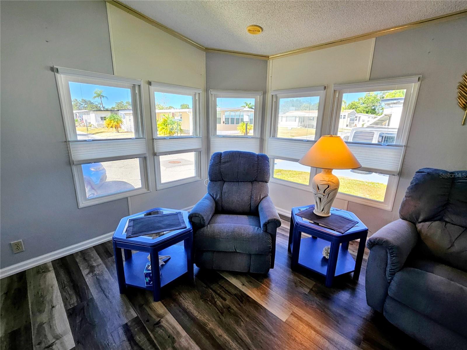 OAKWOOD MANOR - Residential