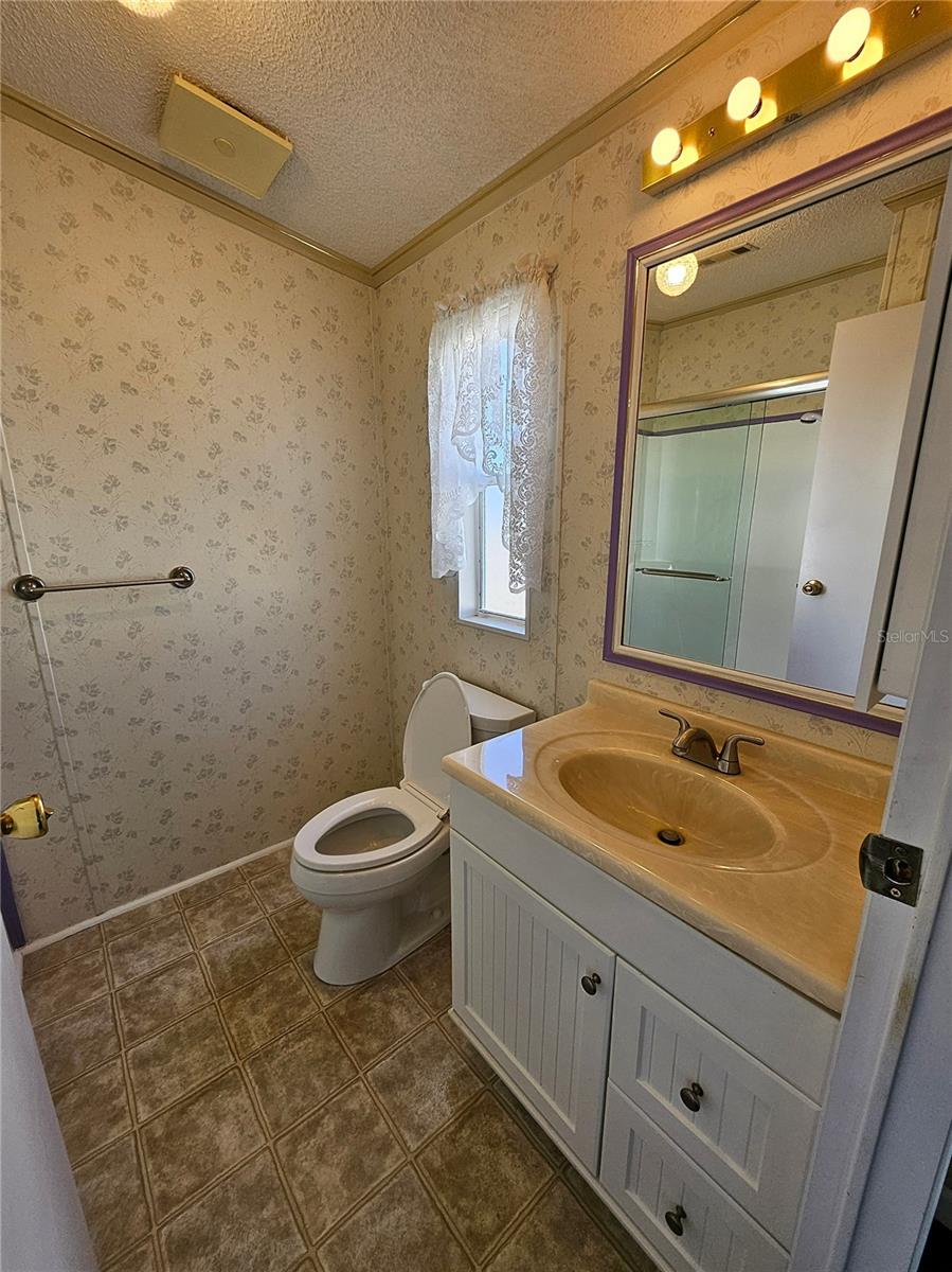 OAKWOOD MANOR - Residential