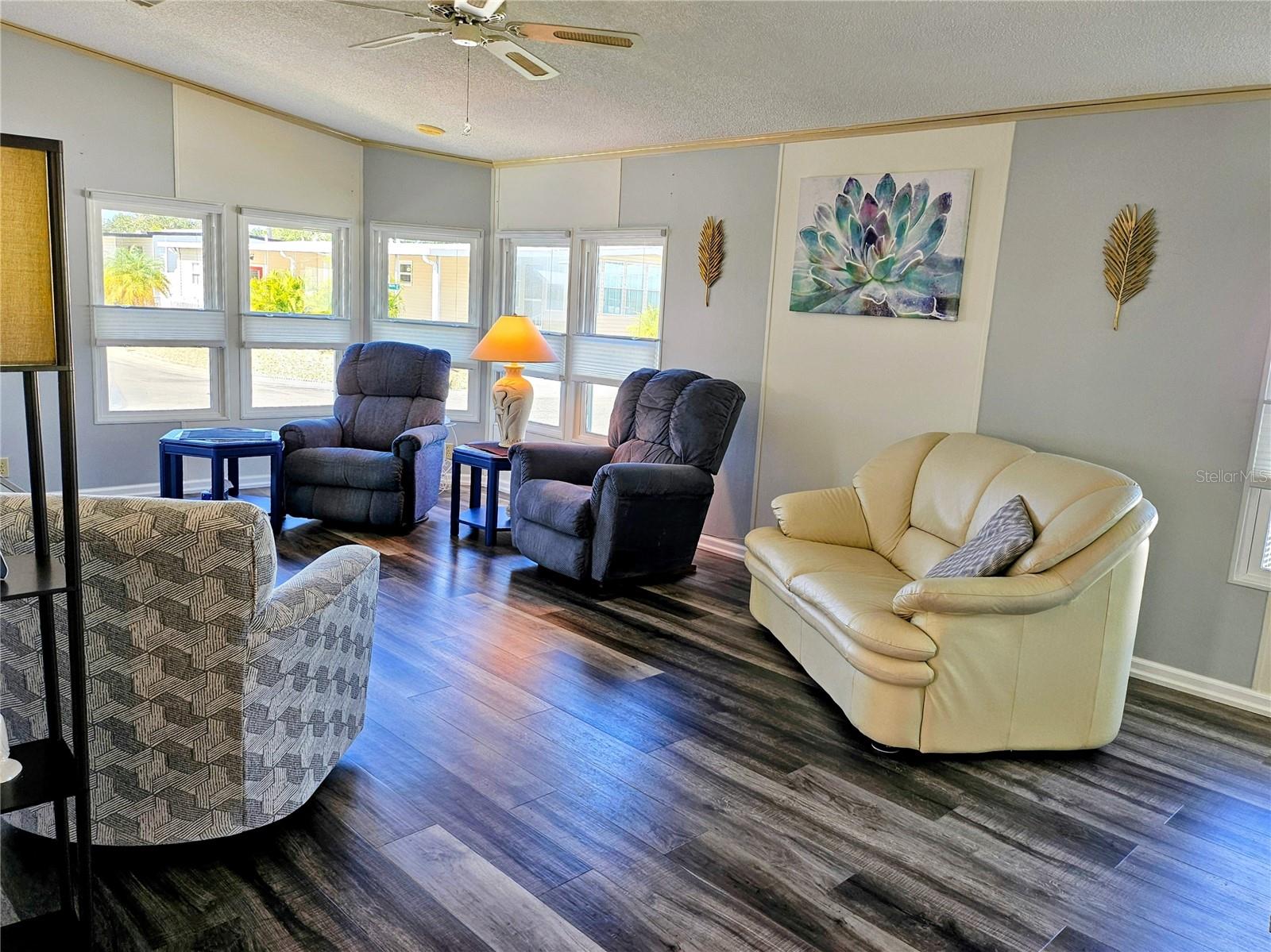 OAKWOOD MANOR - Residential