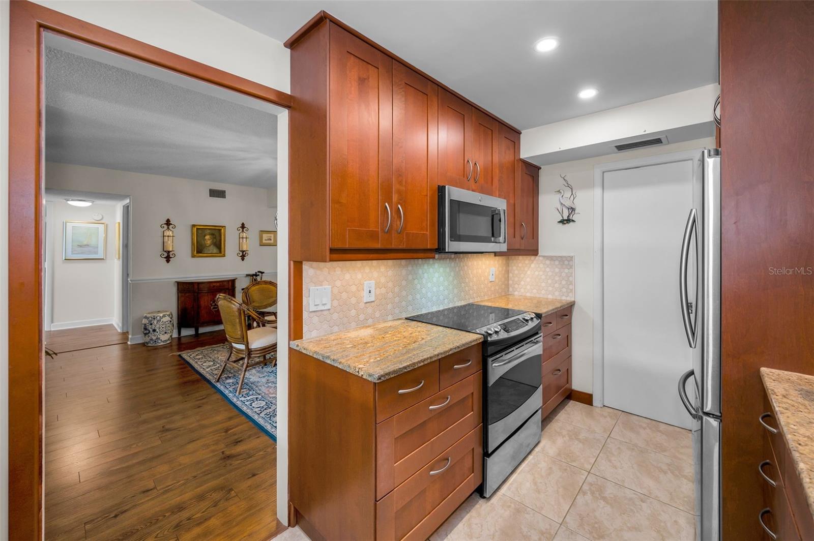 EDGEWATER ARMS 3RD CONDO - Residential