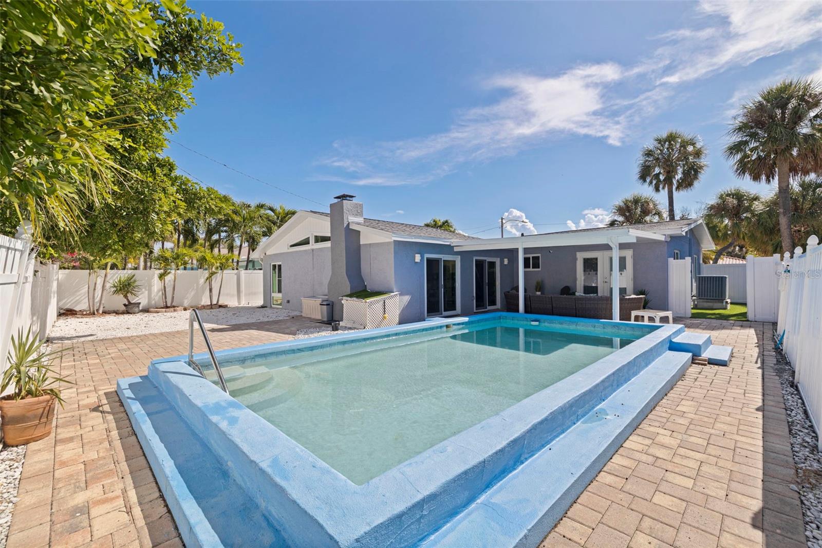 ST PETERSBURG BEACH NORTH UNIT 6 - Residential