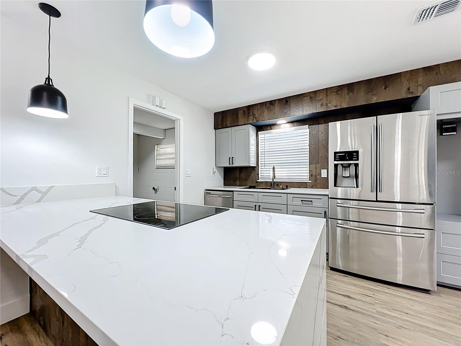 615 HILLCREST AVENUE