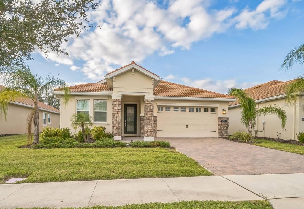 Photo of 8907 Fallen Oak Dr, Davenport, FL 33897 (MLS # O6306731)