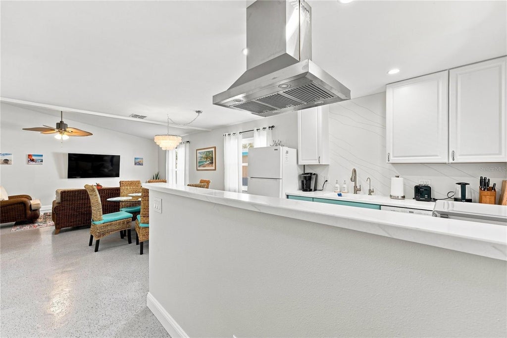 Photo of 2060 6th Street, Sarasota, FL 34237 (MLS # A4704901)