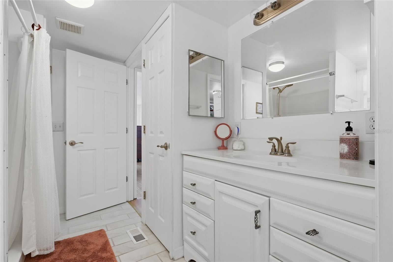 BETMAR ACRES - Residential