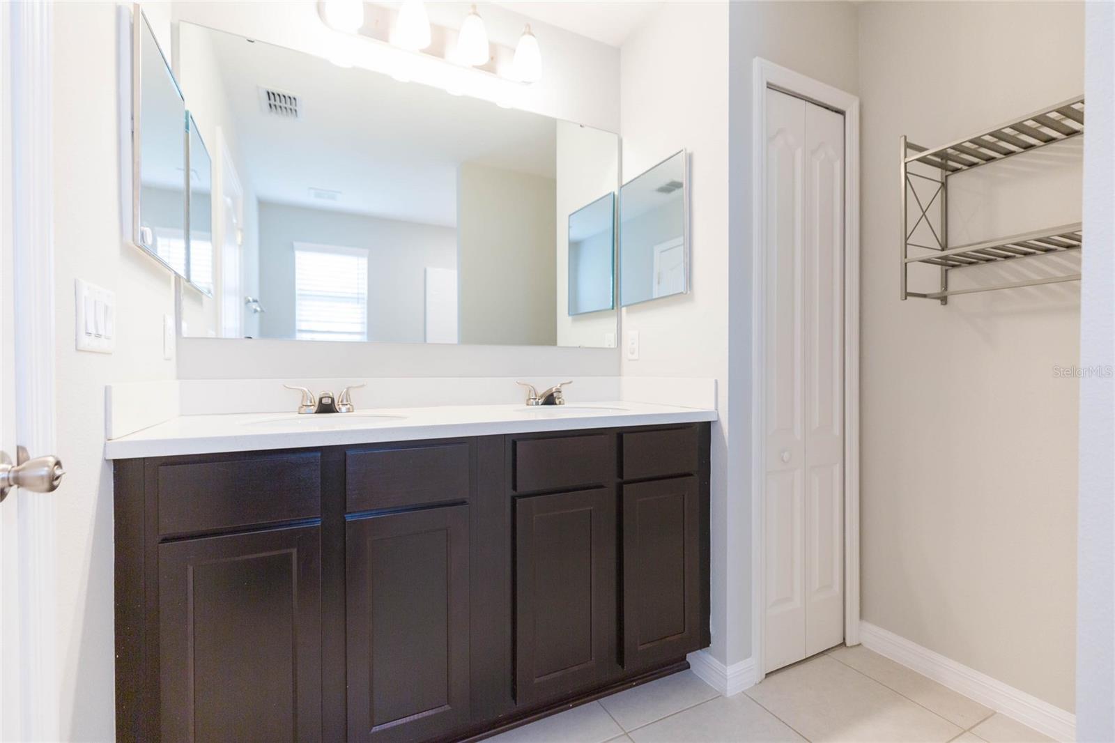 CP & WILLIAMS TWNHMS - Residential