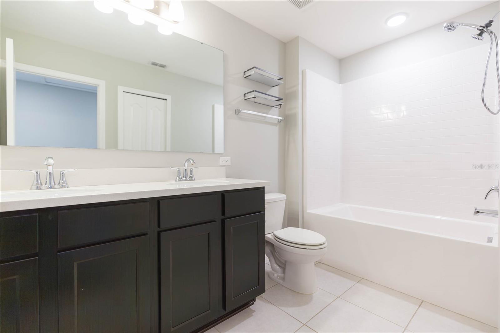 CP & WILLIAMS TWNHMS - Residential