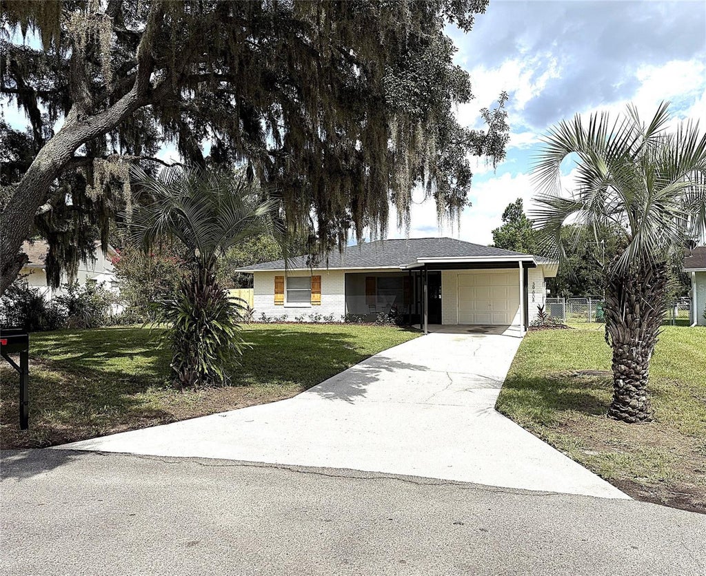 Photo of 39608 Meadowood Loop, Zephyrhills, FL 33542 (MLS # TB8538902)