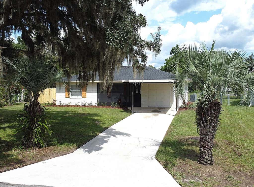 Photo of 39608 Meadowood Loop, Zephyrhills, FL 33542 (MLS # TB8538902)