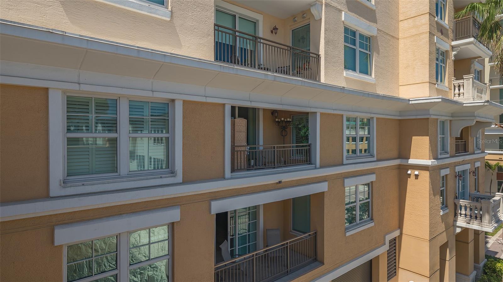 RENAISSANCE 1 - Residential Lease