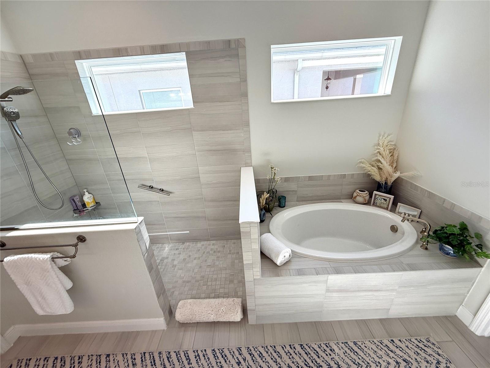 LAKES OF MOUNT DORA - Residential