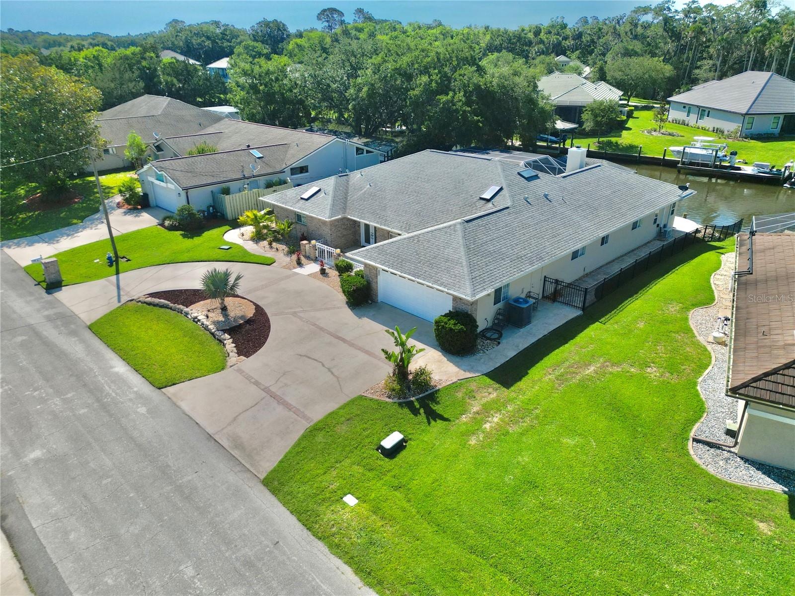 4 COTTON COURT