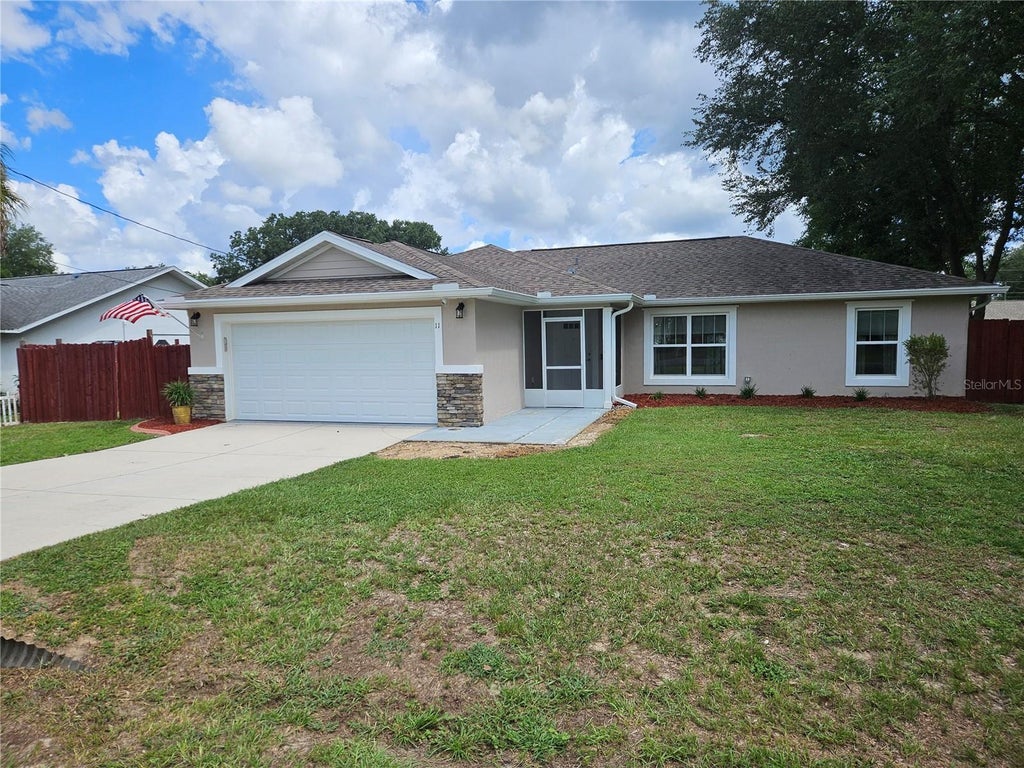 Photo of 11 Almond Trail, Ocala, FL 34472 (MLS # OM727770)
