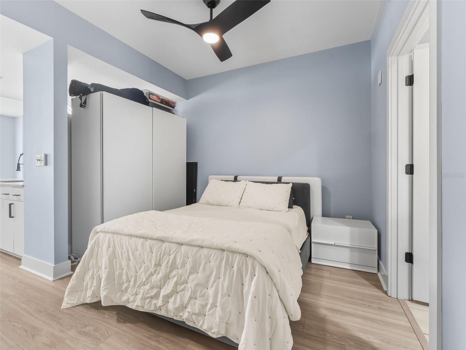 GRAND CENTRAL AT KENNEDY RESID - Residential