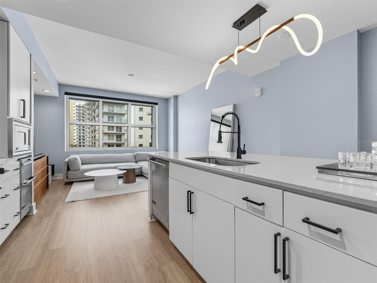 1120 E KENNEDY BOULEVARD 1225