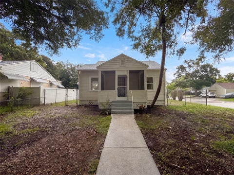 Photo of 1901 20th Avenue N, St Petersburg, FL 33713 (MLS # O6438922)
