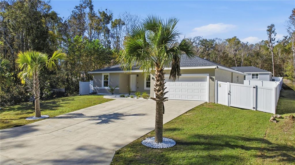 Photo of 12890 SE 42nd Court, Belleview, FL 34420 (MLS # OM715572)