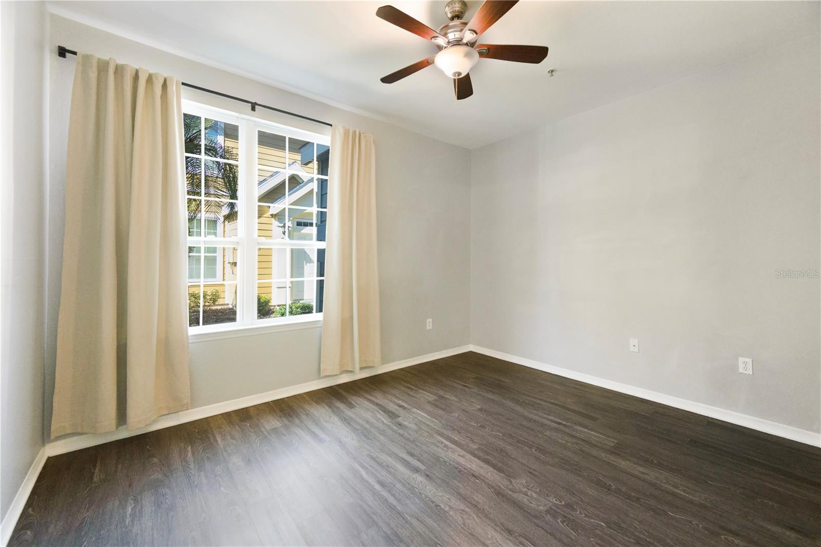 ADMIRALS WALK - Residential Lease