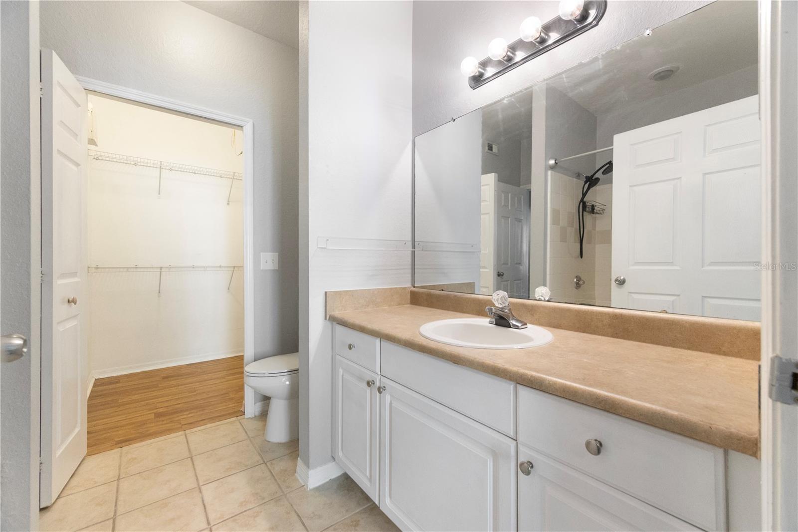 ADMIRALS WALK - Residential Lease