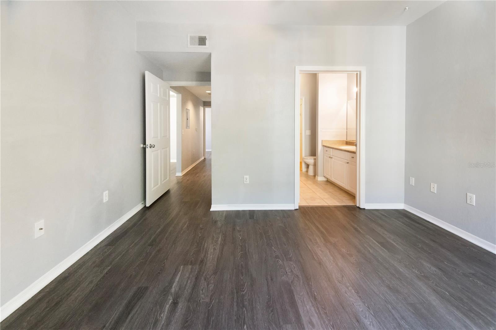 ADMIRALS WALK - Residential Lease