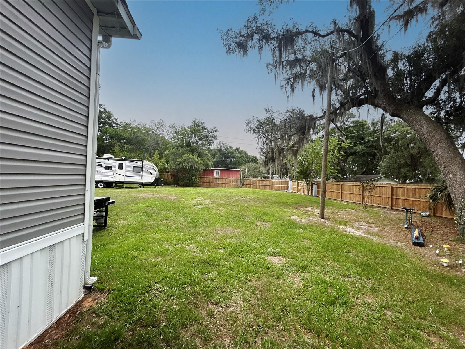 2829 N LAKEFRONT DRIVE