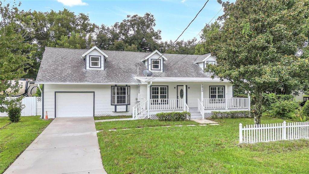 Photo of 1920 Baxter Avenue, Orlando, FL 32806 (MLS # O6349178)