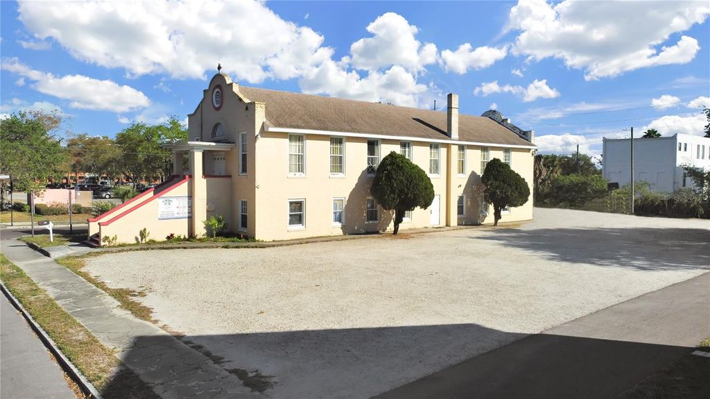 Photo of 953 E 11th Avenue, Tampa, FL 33605 (MLS # TB8416418)