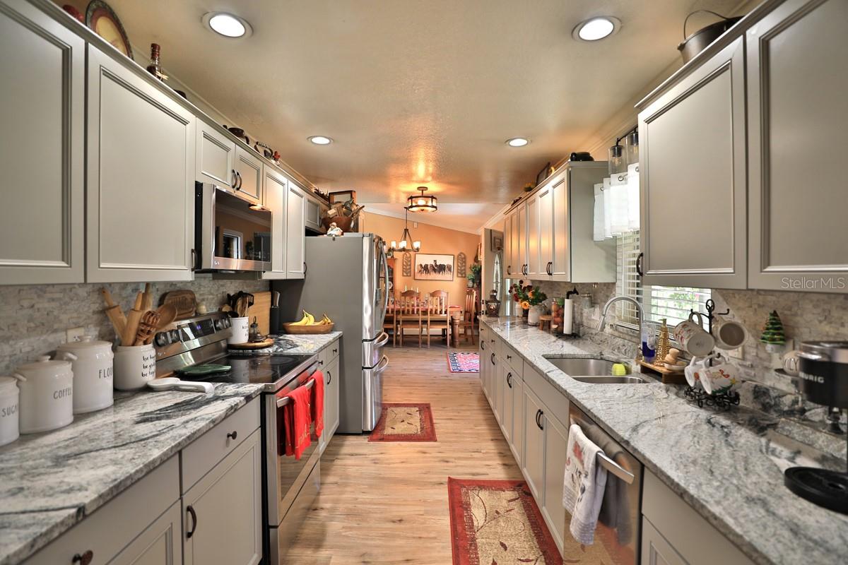 ACREAGE NON-SUBDIVISION - Residential