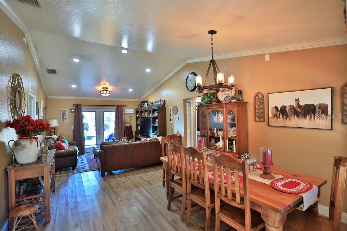 ACREAGE NON-SUBDIVISION - Residential