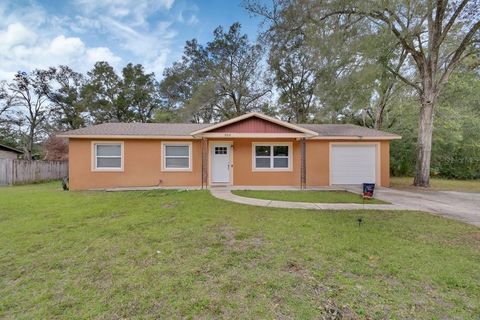 A home in DELAND