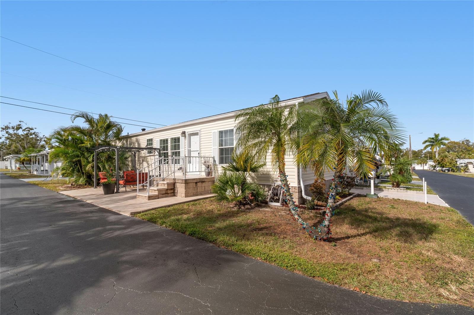 FLOWERWOOD CLUB MOBILE HOME PARK - Residential