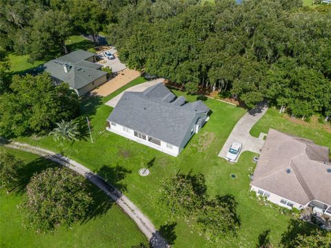 A home in LADY LAKE