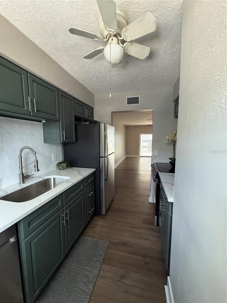 LES CHATEAUX CONDO - Residential