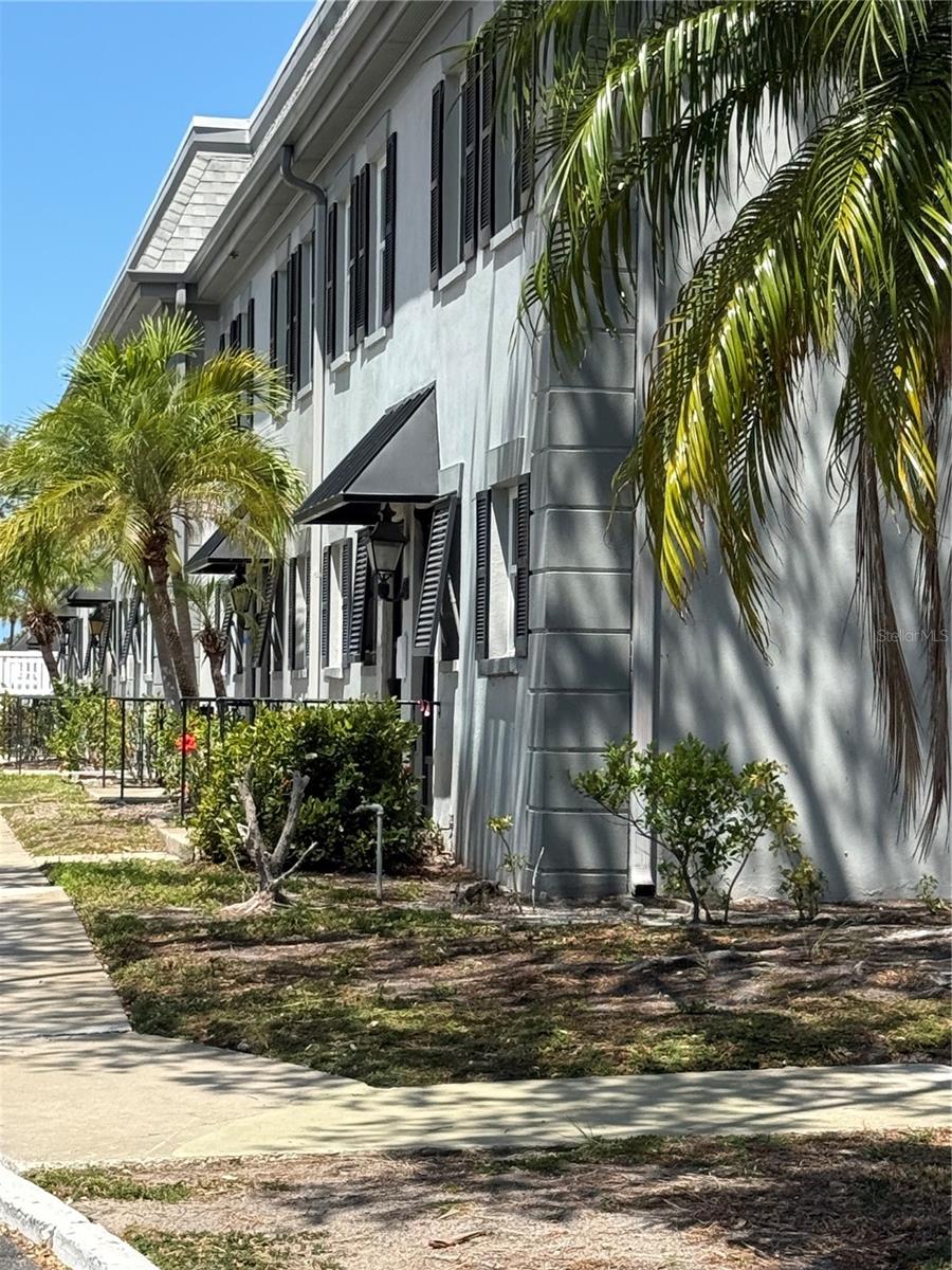 LES CHATEAUX CONDO - Residential