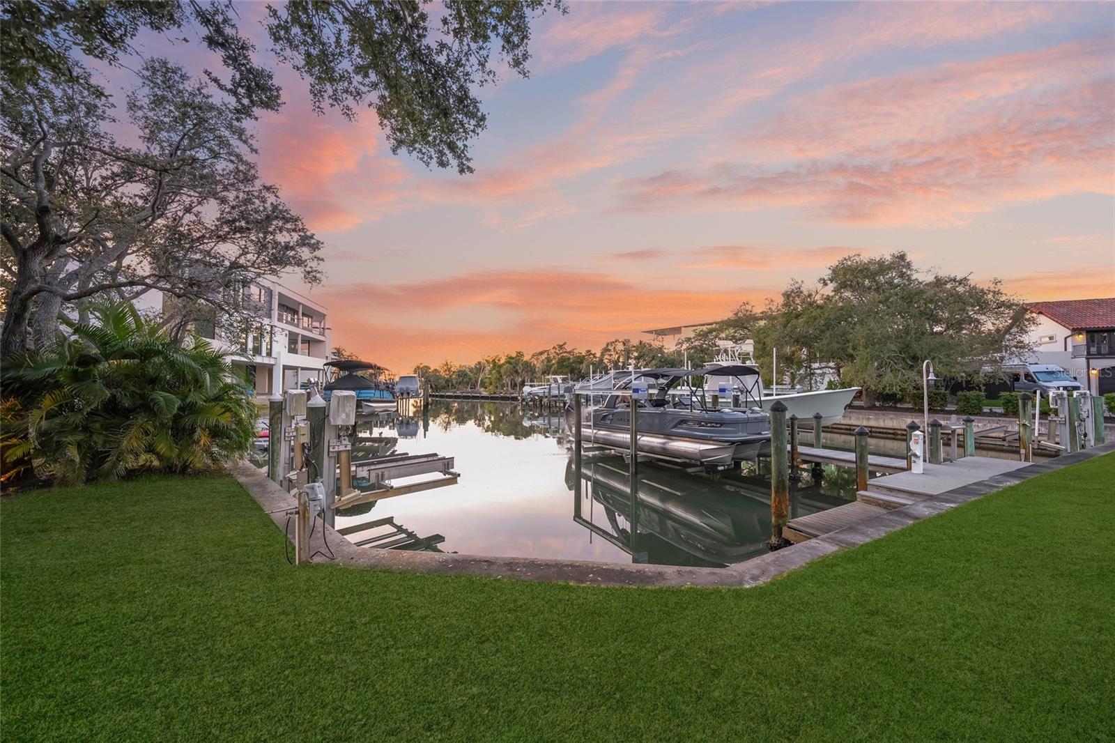 OYSTER BAY LANDINGS - Residential